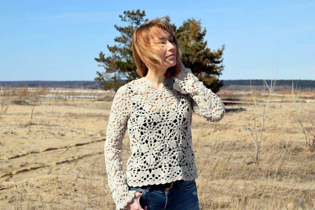 Ажурный джемпер из мотивов.