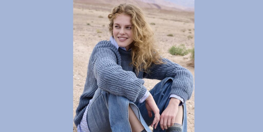 Пуловер реглан патентным узором и воротником-стойка