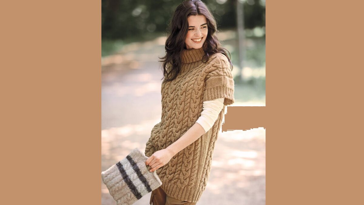 Длинный пуловер с имитацией рукавов и валяная сумка