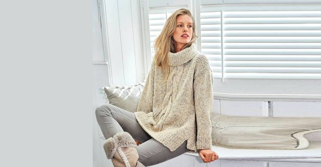 Свитер оверсайз с центральной косой