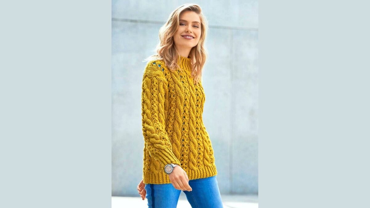 Пуловер с узором из «кос» и ажурными дорожками