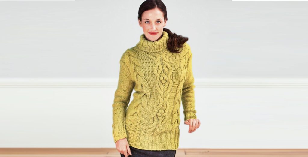 Горчично-жёлтый свитер с объёмными «косами» и «шишечками» 