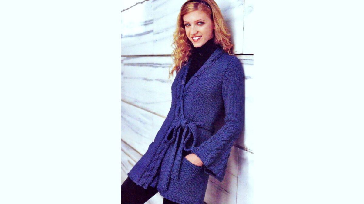  Васильковый кардиган-кимоно на поясе