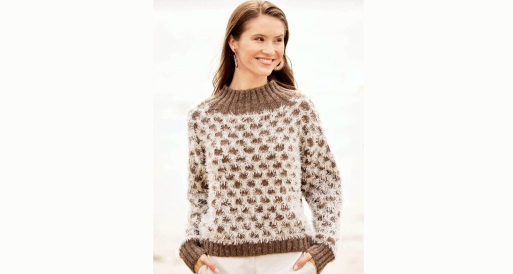 Бежево-коричневый свитер с «травкой» 