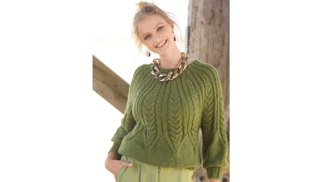  Пуловер с круглой кокеткой и резинкой из «кос»