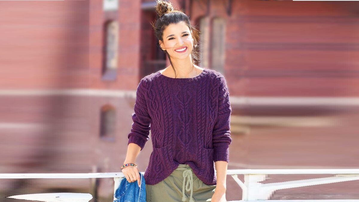 Лиловый джемпер с узором из «кос»