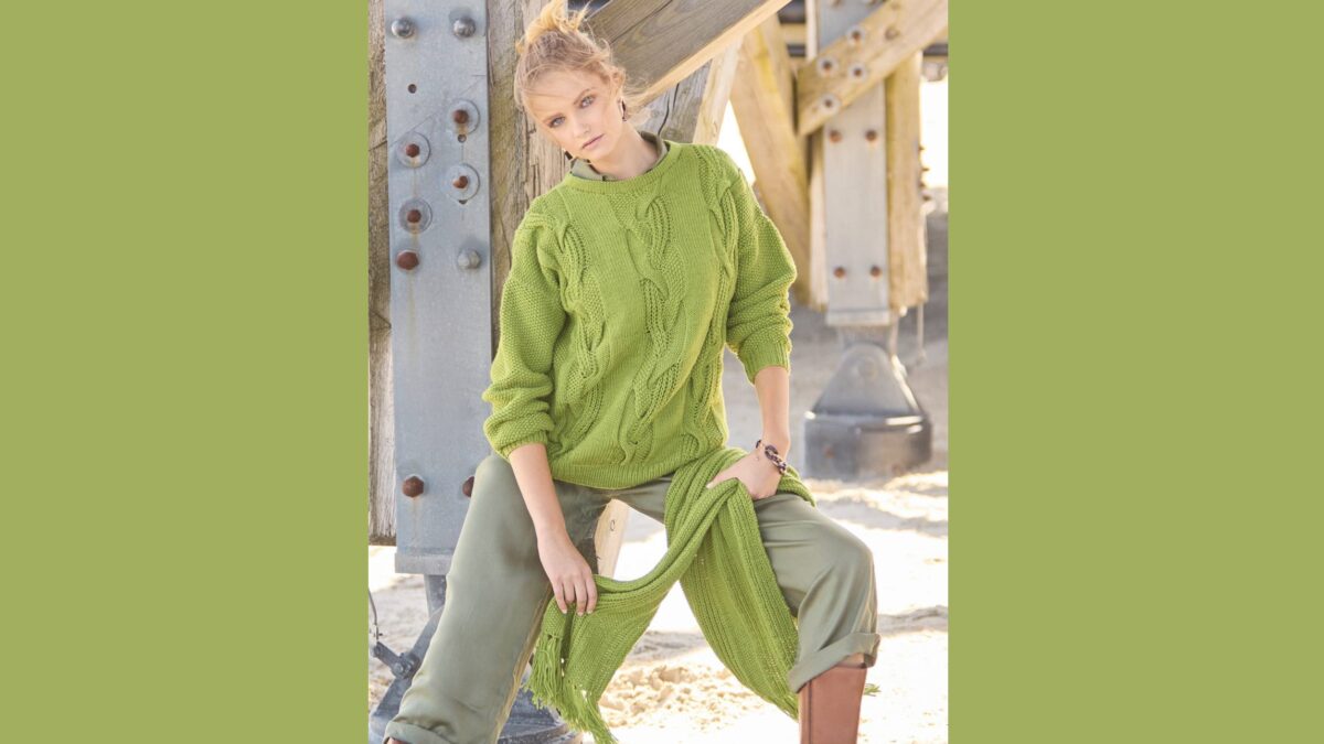 Пуловер и шарф с узором из «кос»