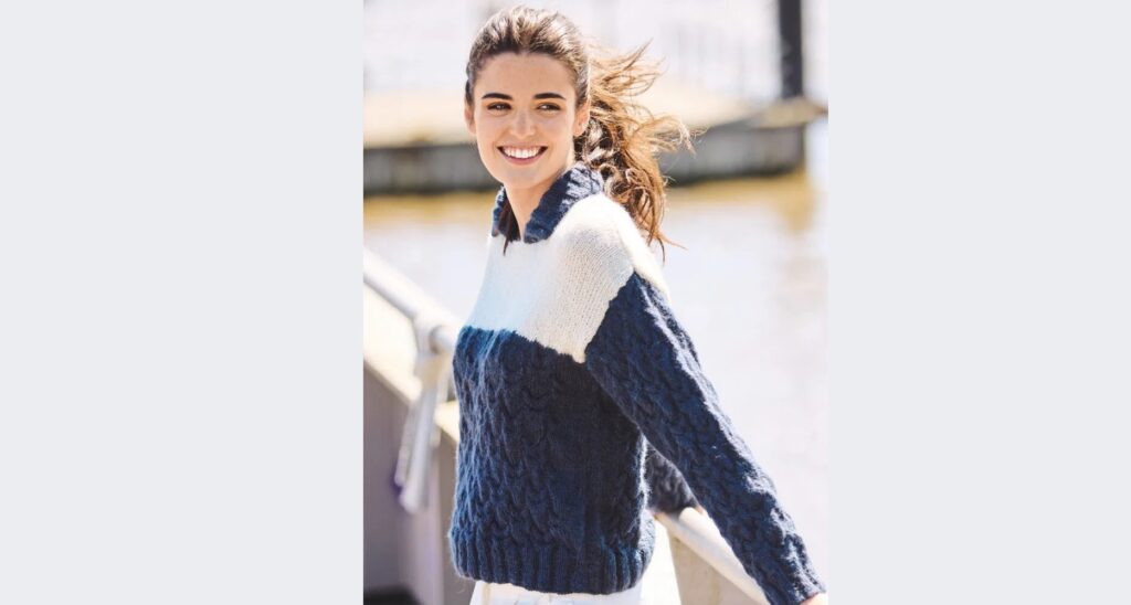 Пуловер с кокеткой и отложным воротником