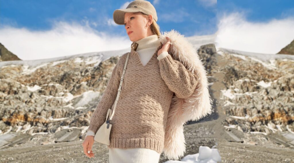 Пуловер с V-вырезом и плетеным узором BEATRICHIA