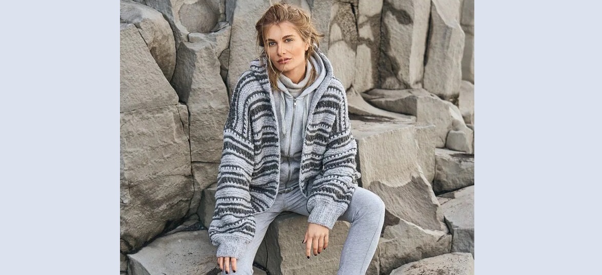 Полосатый жакет с капюшоном